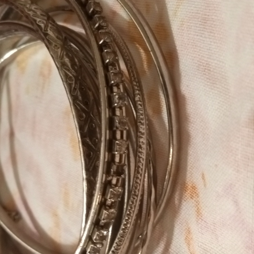 Cute bangles - Picture 2 of 2